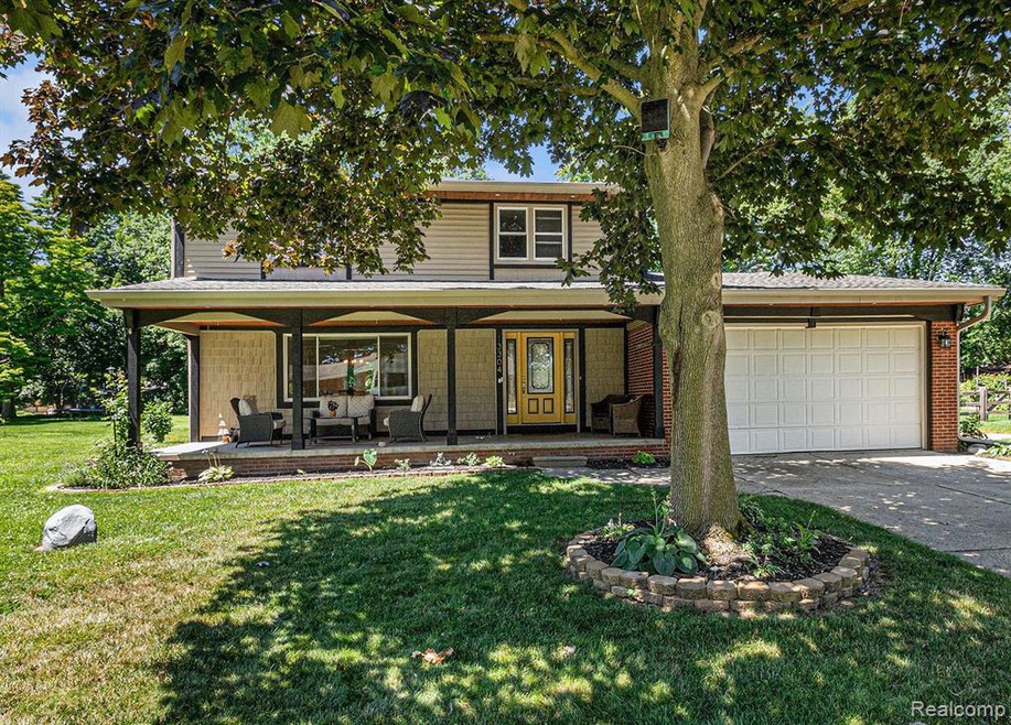 Pending $364,900 • Co-Listing Agent