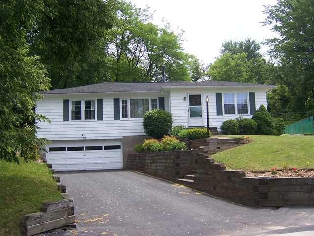Exterior Front. Welcome to 33 Homestead Drive. Cul-de-sac location and walk to Fairport Village. Great condition!