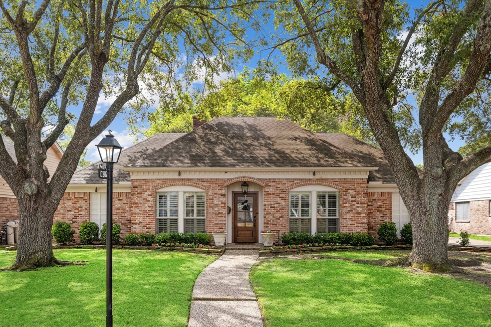 10207 Del Monte Dr, Houston, TX 77042 - photo 1