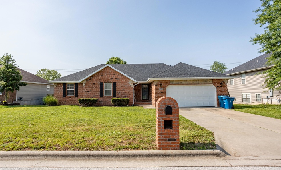 872WcrestwoodSt-26