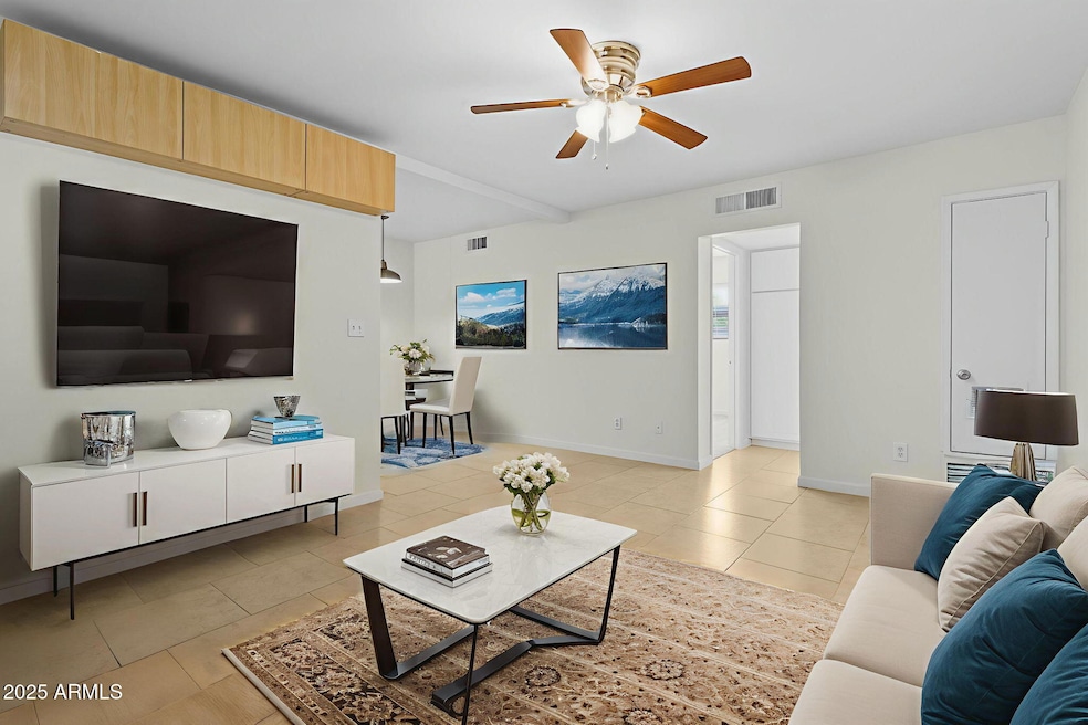 749 E Montebello Ave unit 127, Phoenix, AZ 85014 - photo 1