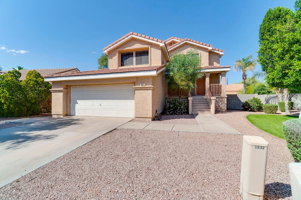001-902WHudsonWay-Gilbert-AZ-85233-small