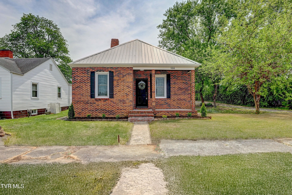 908 Columbia Rd