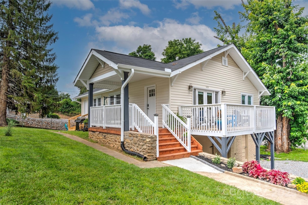 123 W Marshall St, Waynesville, NC 28786 - photo 1