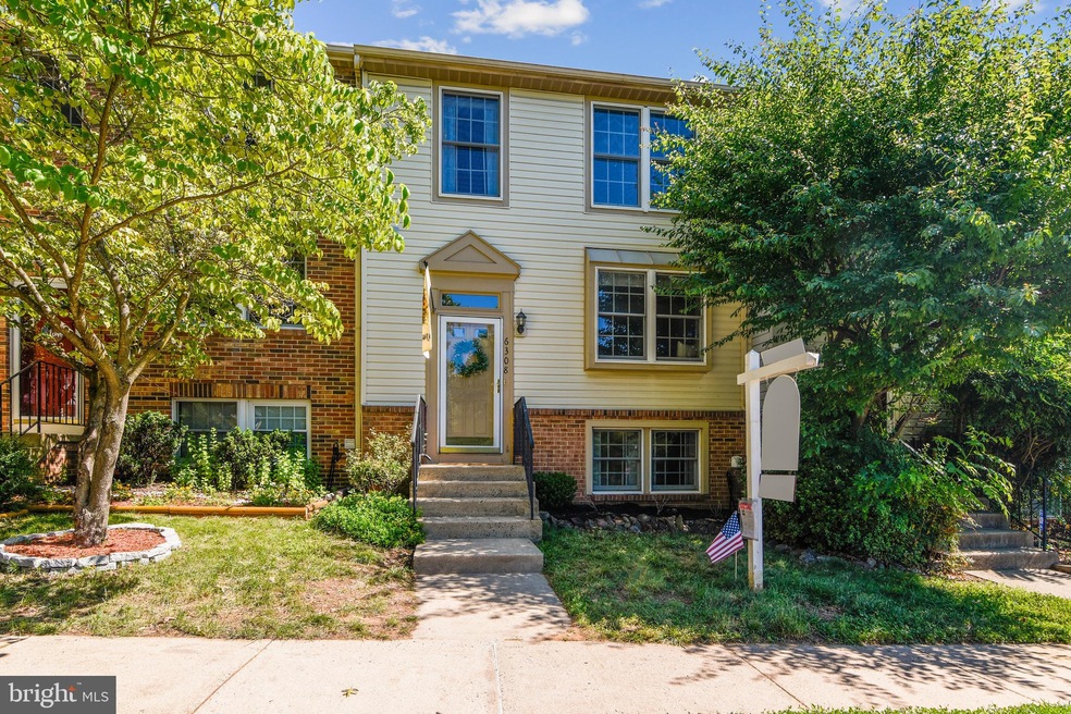 6308 Lightburn Ct, Centreville, VA 20121 - photo 1