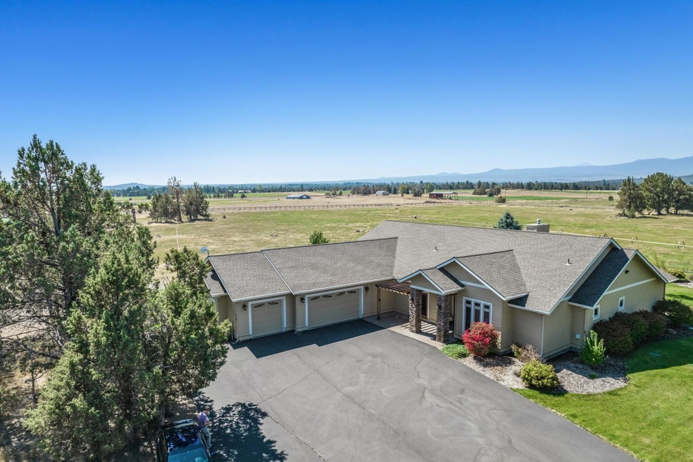 18929 Couch Market Rd, Bend, OR 97703 - photo 1