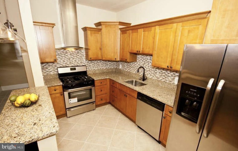 614 N Augusta Ave, Baltimore, MD 21229 - photo 1