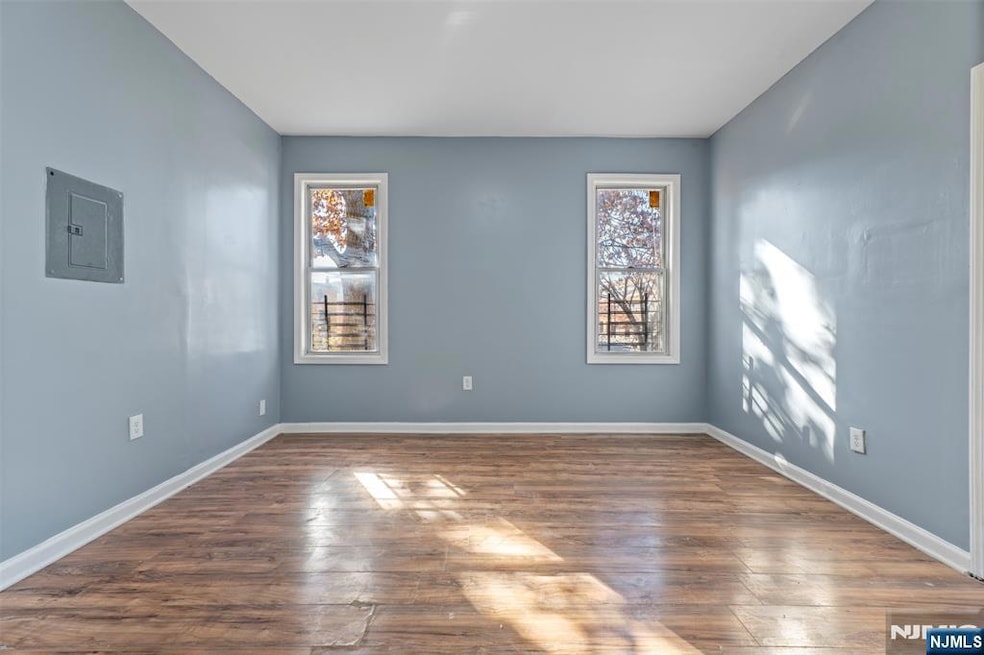 302-306 Clinton Place unit 2, Newark, NJ 07112 - photo 1