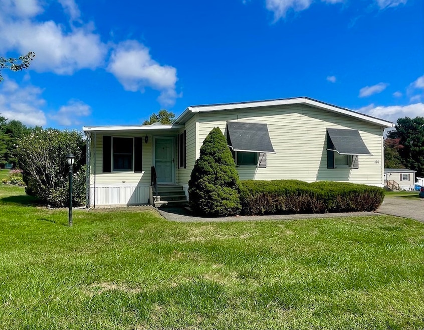 106 Clayton Dr, West Springfield, MA 01089 - photo 1