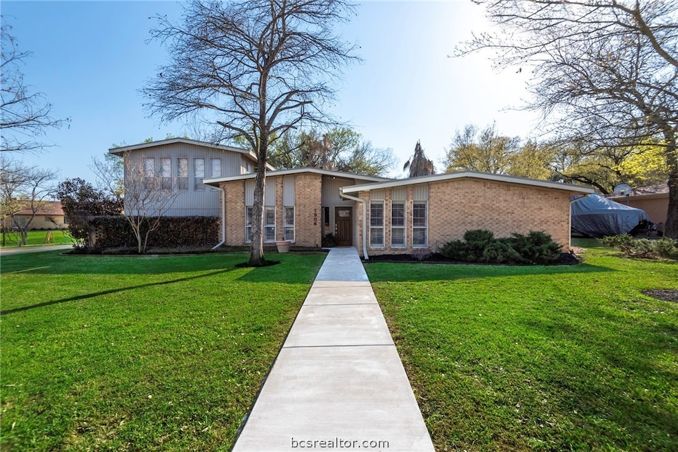 1806 Sabine Ct, College Station, TX 77840 - photo 1