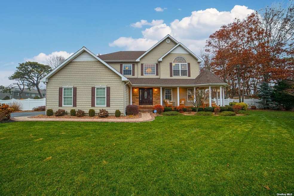 7 Alexander Diguardia Blvd, Holtsville, NY 11742 - photo 1