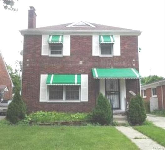 AWNINGS - Front center.JPG