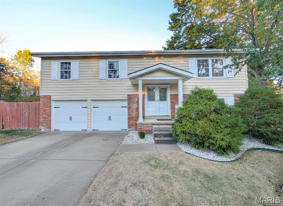 6208 Stock Bridge Cir, Saint Louis, MO 63128 - photo 1