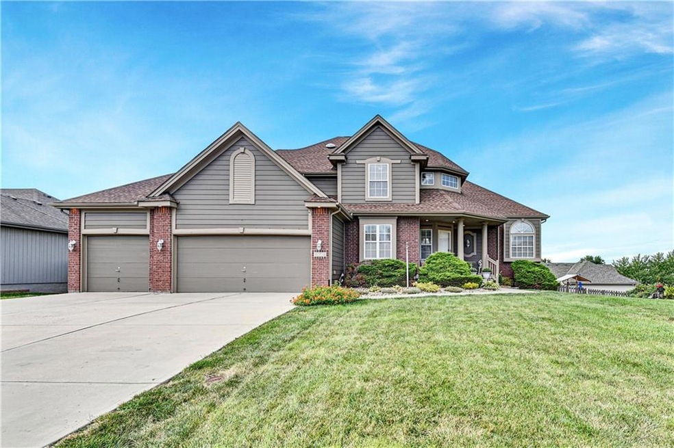 4304 SW Briarbrook Dr, Lees Summit, MO 64082 - photo 1