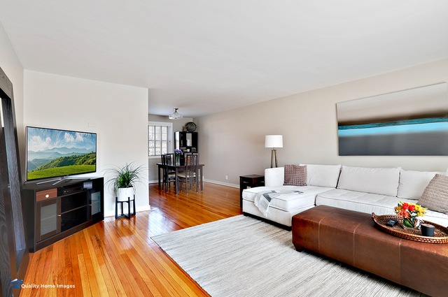 197 Fellows Ct, Elmhurst, IL 60126 - photo 1