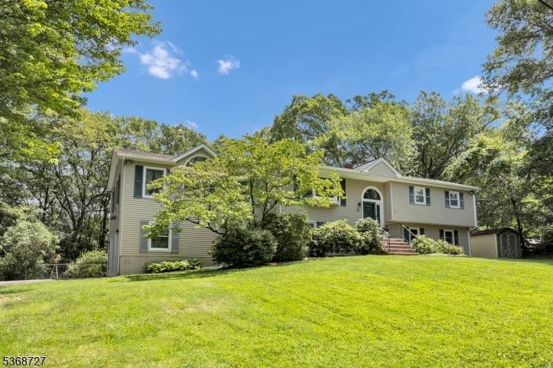 33 Reality Dr, Kinnelon, NJ 07405 - photo 1
