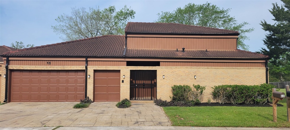 Welcome home to 13 Hallmark Dr.