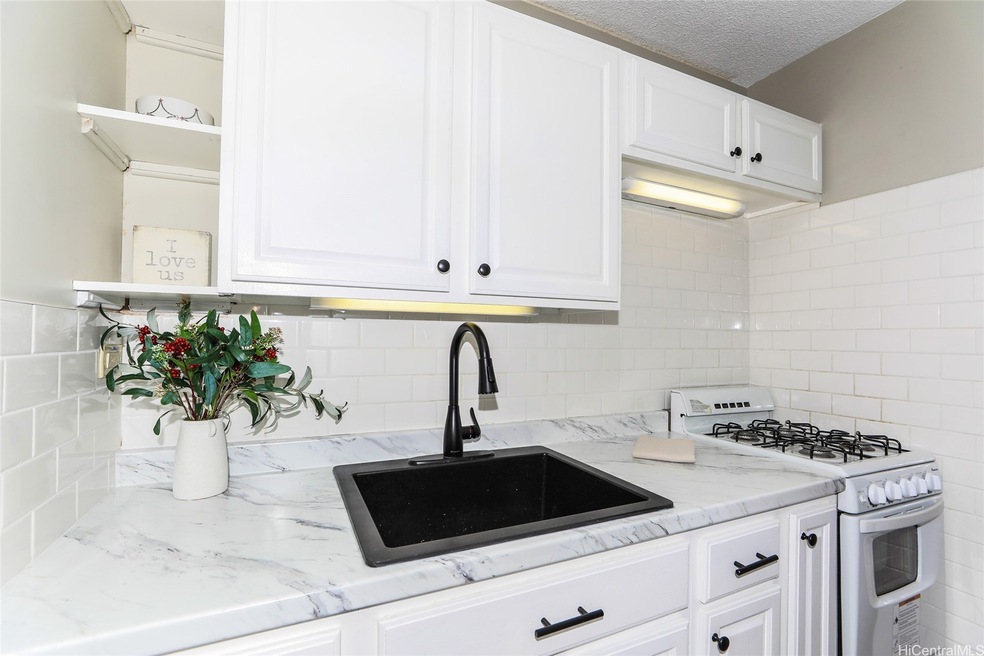 Kalakauan unit 503, Honolulu, HI 96815 - photo 1