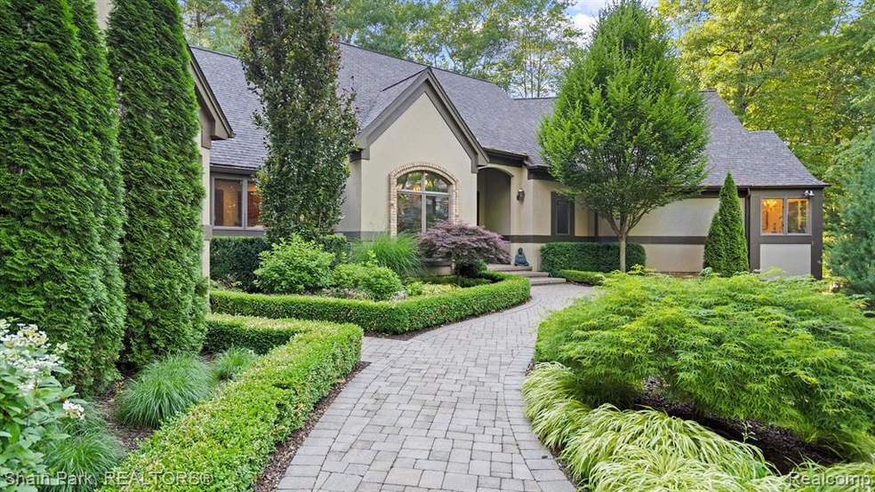Welcome to 272 Kirksway Ct.