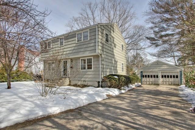 608 N Benson Rd, Fairfield, CT 06824 - photo 1