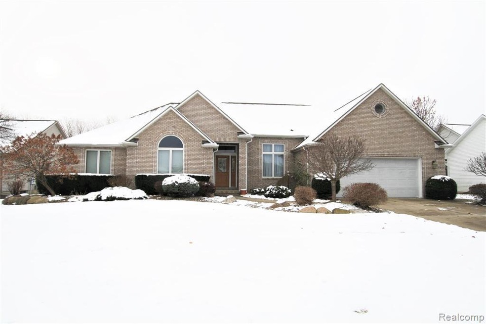 5452 Wyndemere Square, Swartz Creek, MI 48473 - photo 1