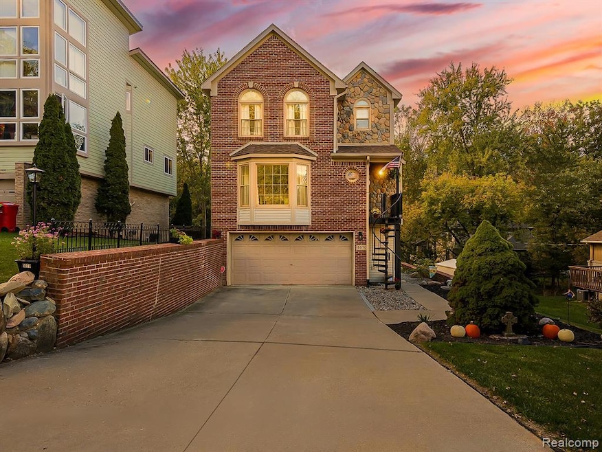 5570 Wildrose Ave, West Bloomfield, MI 48322 - photo 1