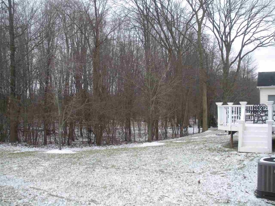 3916 Hillsdale Dr, Auburn Hills, MI 48326 - photo 1