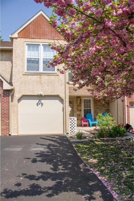 17 Forsythia Ct, Lafayette Hill, PA 19444 - photo 1