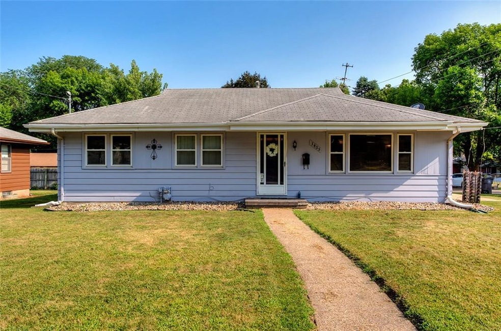 3405 Shawnee Place, Des Moines, IA 50310 - photo 1