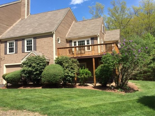 16 Walnut Cir, MerriMacK, NH 03054 - photo 1