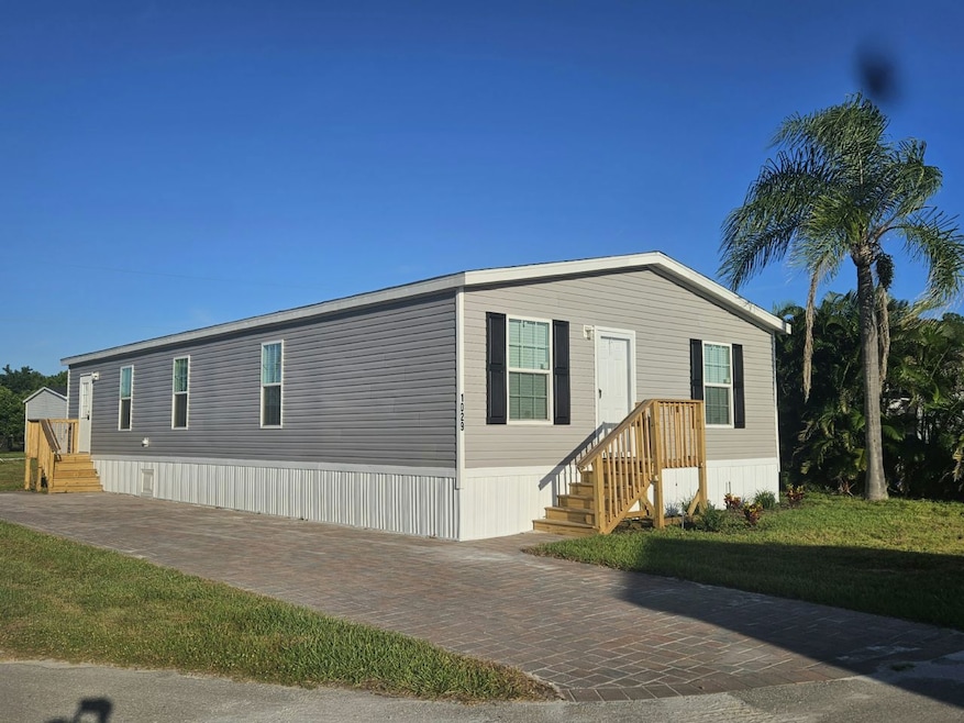 1029 Myakka Dr unit 2095, North Fort Myers, FL 33917 - photo 1