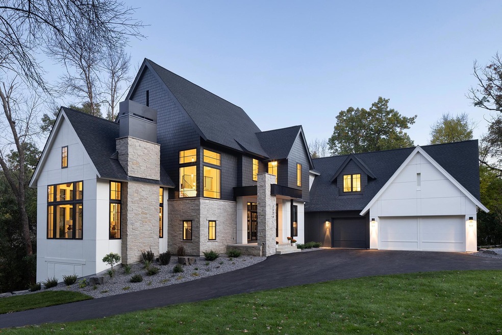 Sold $2,689,990 • Co-Listing Agent