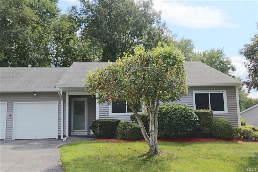 182 Long Hill Dr unit B, Yorktown Heights, NY 10598 - photo 1