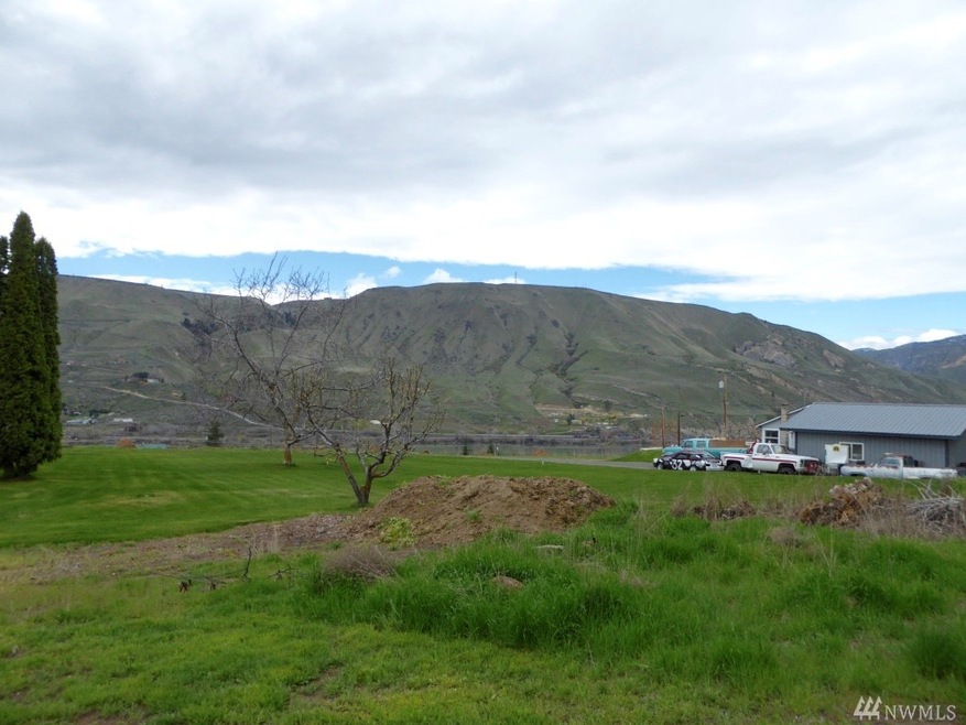 611 S Jarvis Ave, East Wenatchee, WA 98802 - photo 1