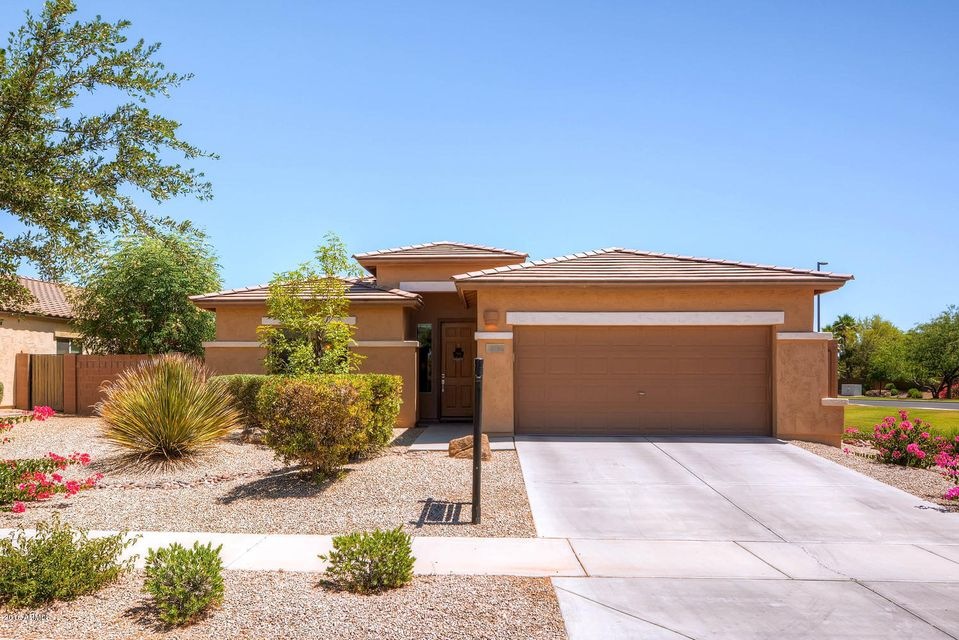 837 E Indian Wells Place-large-001-3-Ext
