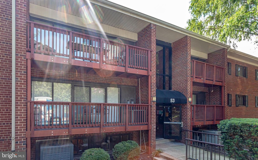 53 Skyhill Rd unit 103, Alexandria, VA 22314 - photo 1