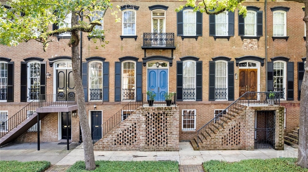 117 W Gaston St, Savannah, GA 31401 - photo 1