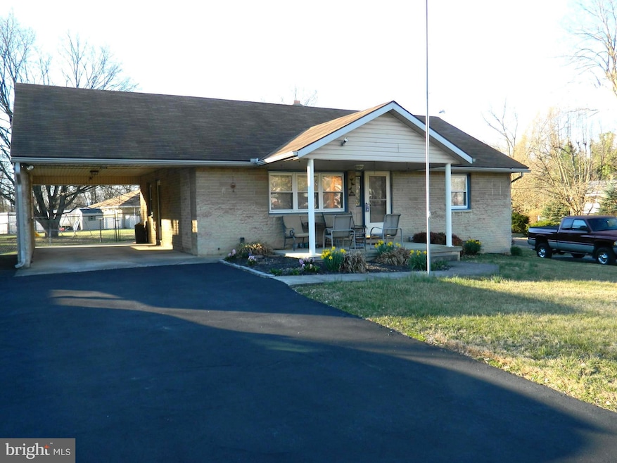 10730 Hoffman Dr, Williamsport, MD 21795 - photo 1