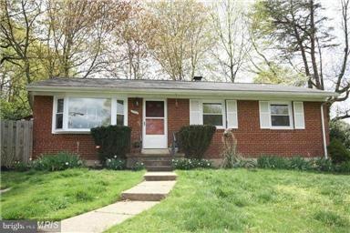 8908 Jandell Rd, Lorton, VA 22079 - photo 1