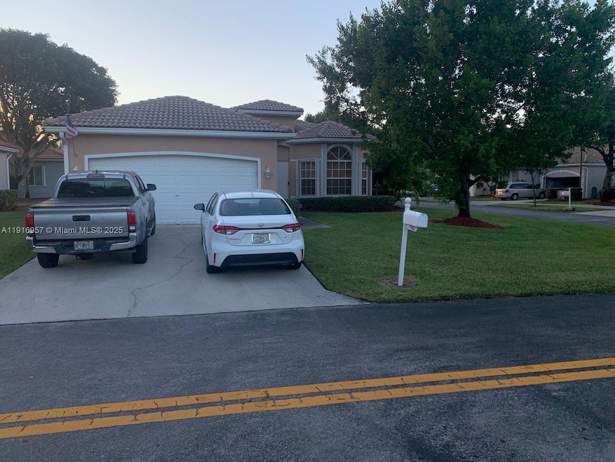 462 SE 23rd Dr, Homestead, FL 33033 - photo 1