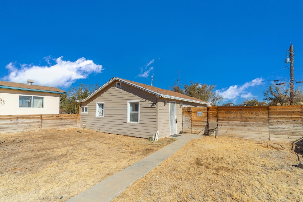 15924 N St, Mojave, CA 93501 - photo 1
