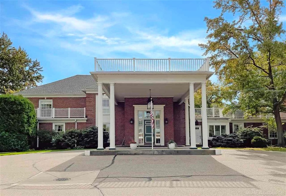 17111 E Jefferson #10, Grosse Pointe, MI 48230 - photo 1