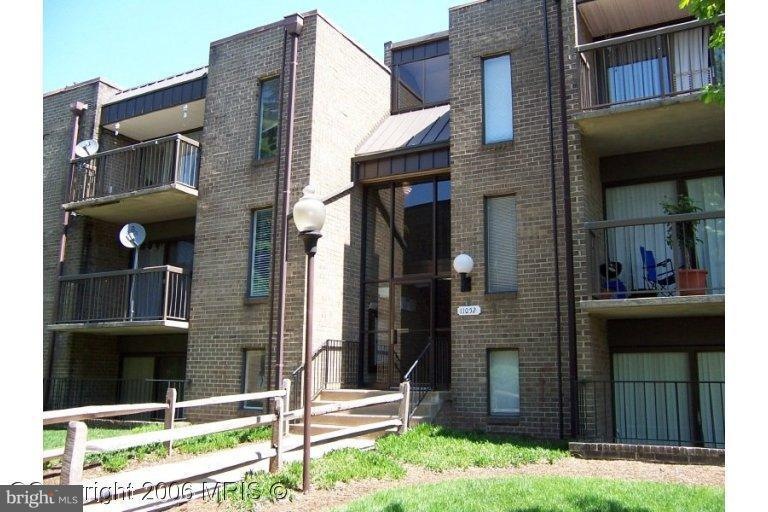 11052 Camfield Ct unit 6A-202, Manassas, VA 20109 - photo 1