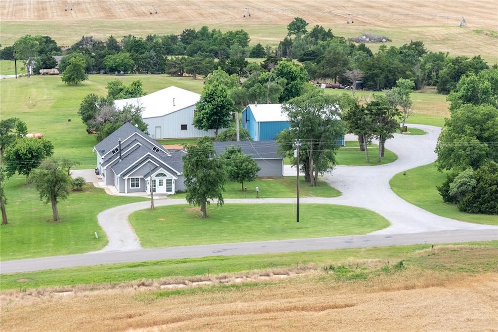 24484 E 990 Rd, Weatherford, OK 73096 - photo 1