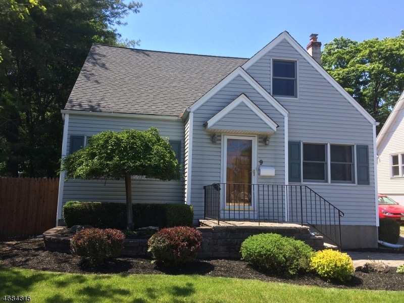 9 Union Ave, Bloomingdale, NJ 07403 - photo 1