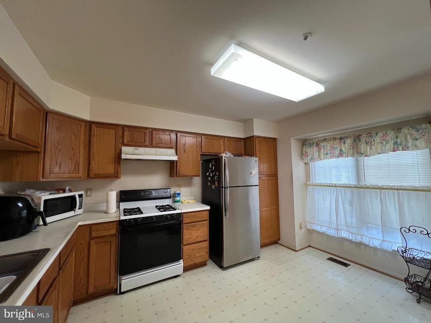 9919 Raintree Way, Clinton, MD 20735 - photo 1