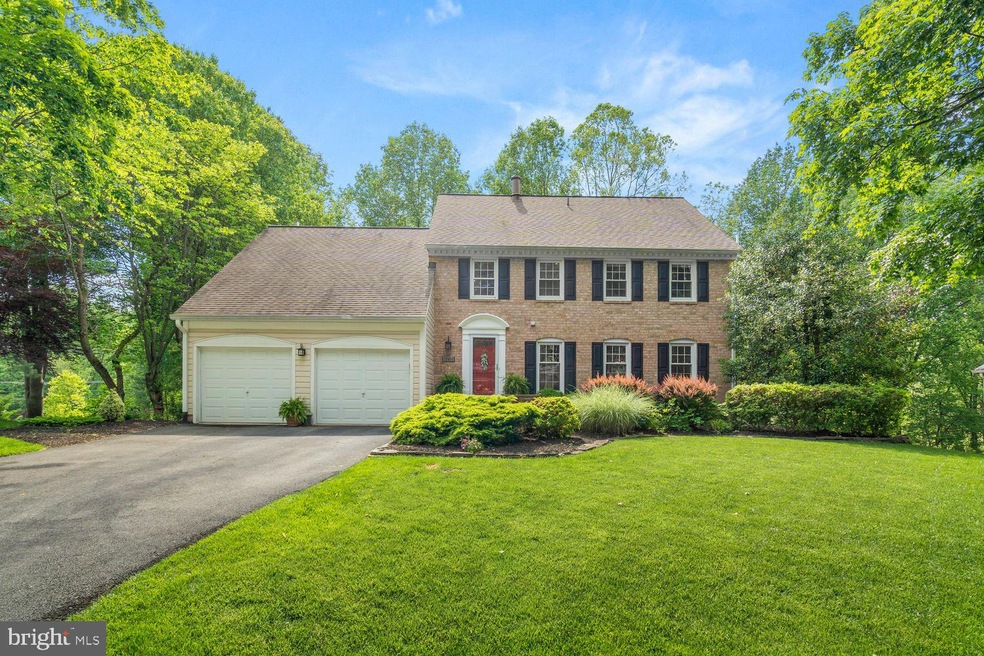 12404 Goldfinch Ct, Potomac, MD 20854 - photo 1