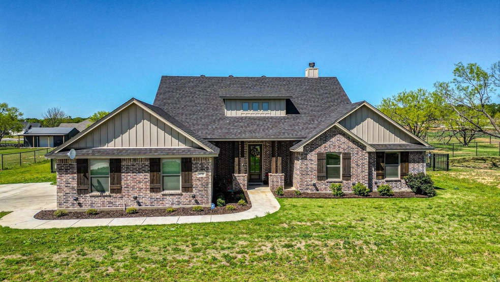 470 Wilson Bend Rd, Millsap, TX 76066 - photo 1