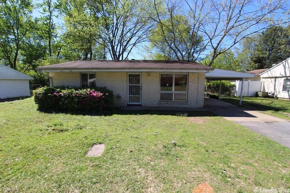 2113 Tyler St, Conway, AR 72034 - photo 1