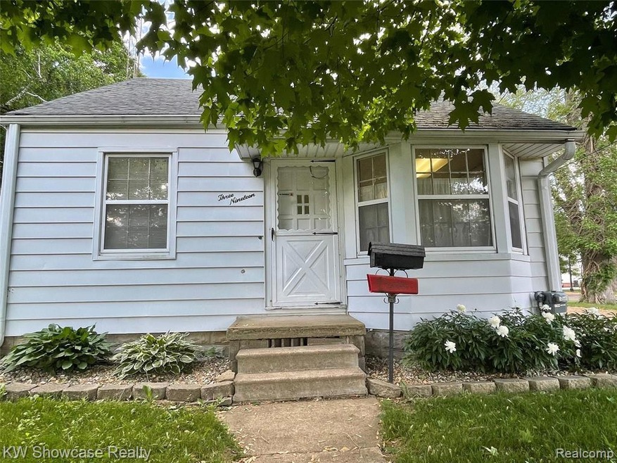 Welcome home to 319 Byron!